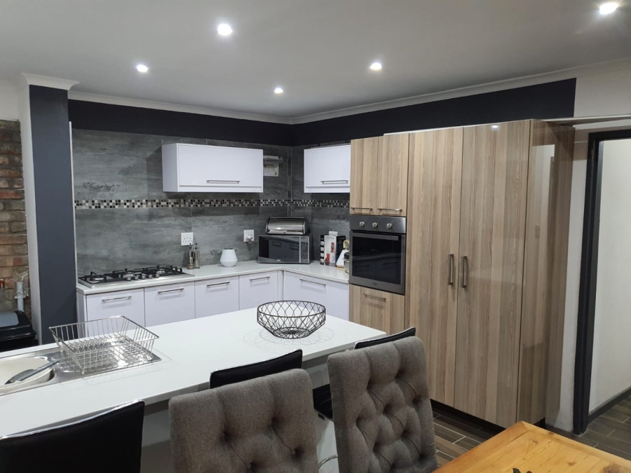 4 Bedroom Property for Sale in Klawer Western Cape